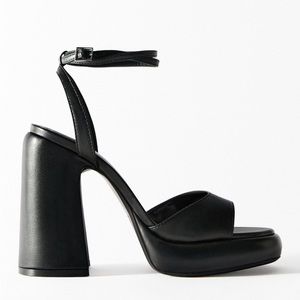 NWT ZARA CHUNKY HIGH HEELED PLATFORM SANDALS